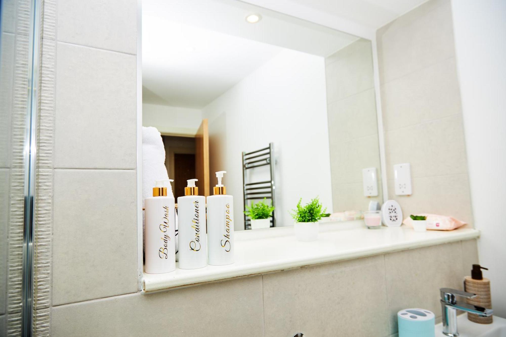 Obi'S House&Suites - Luxury 2Bed Duplex Apartment With Balcony แมนเชสเตอร์ ภายนอก รูปภาพ